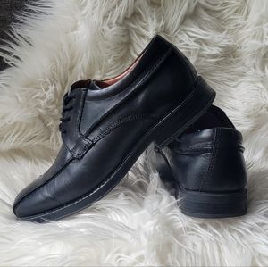 Boys Leather Dress shoes - size 4